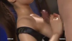 『ああすごく熱い...』今からこの反り返ったチンポをあやみ旬果の乳房にグリグリ押し付けます。