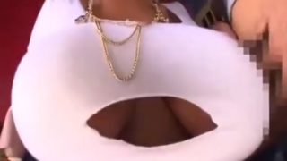 ぱっつんぱつんのシャツに穴を開けチンポぶっこみ着衣パイズリ瞬殺挟射！！